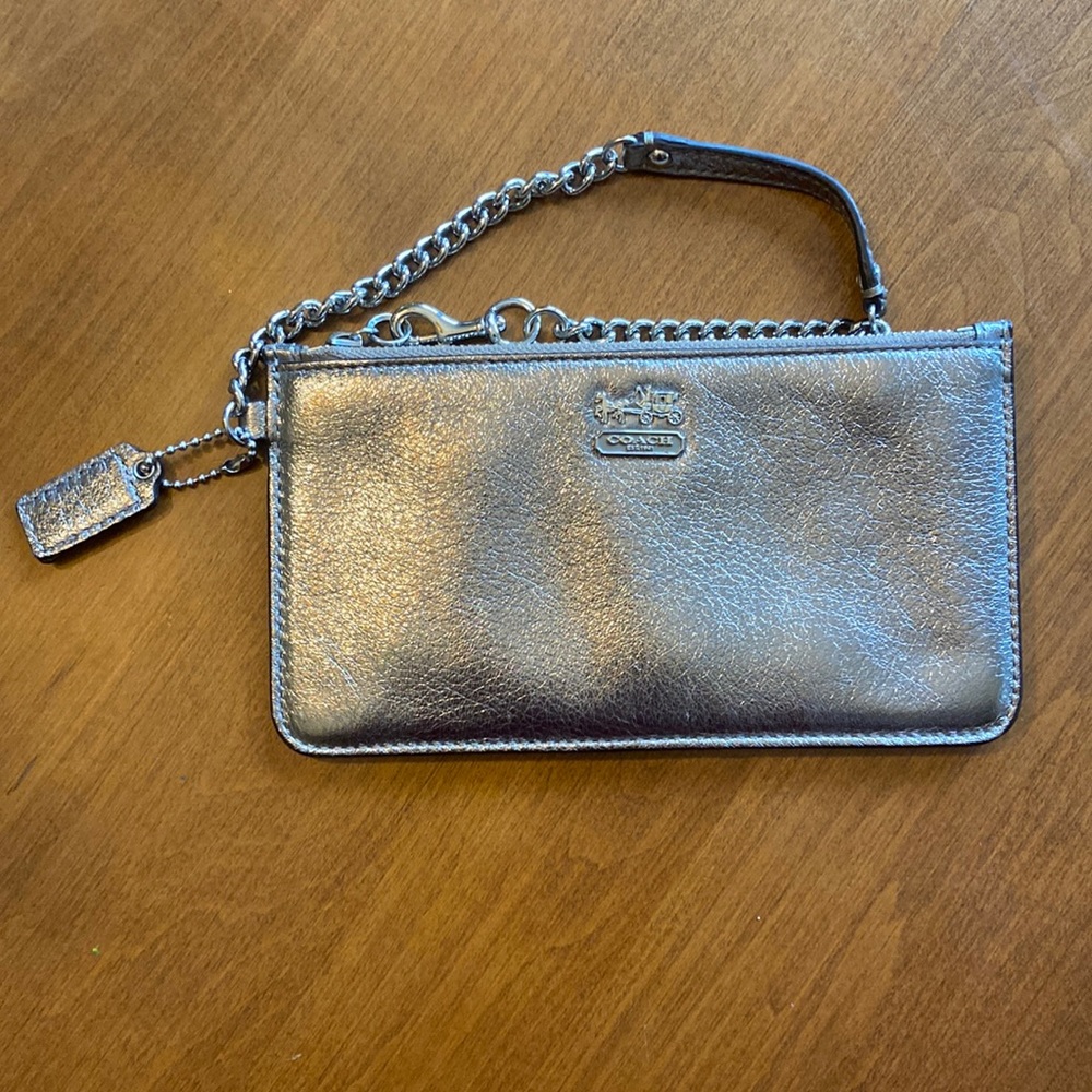 Coach Wristlet Barley used.  Like new authentic ✨️ classic...